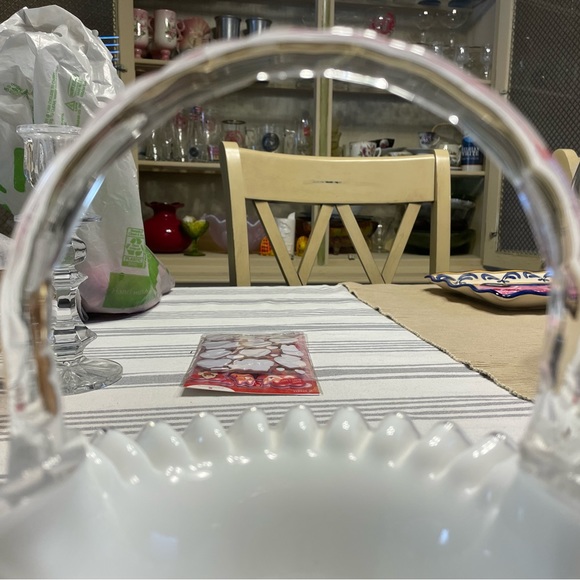 White Fenton Mid Century Art Glass Basket Scalloped Edge - Picture 5 of 5